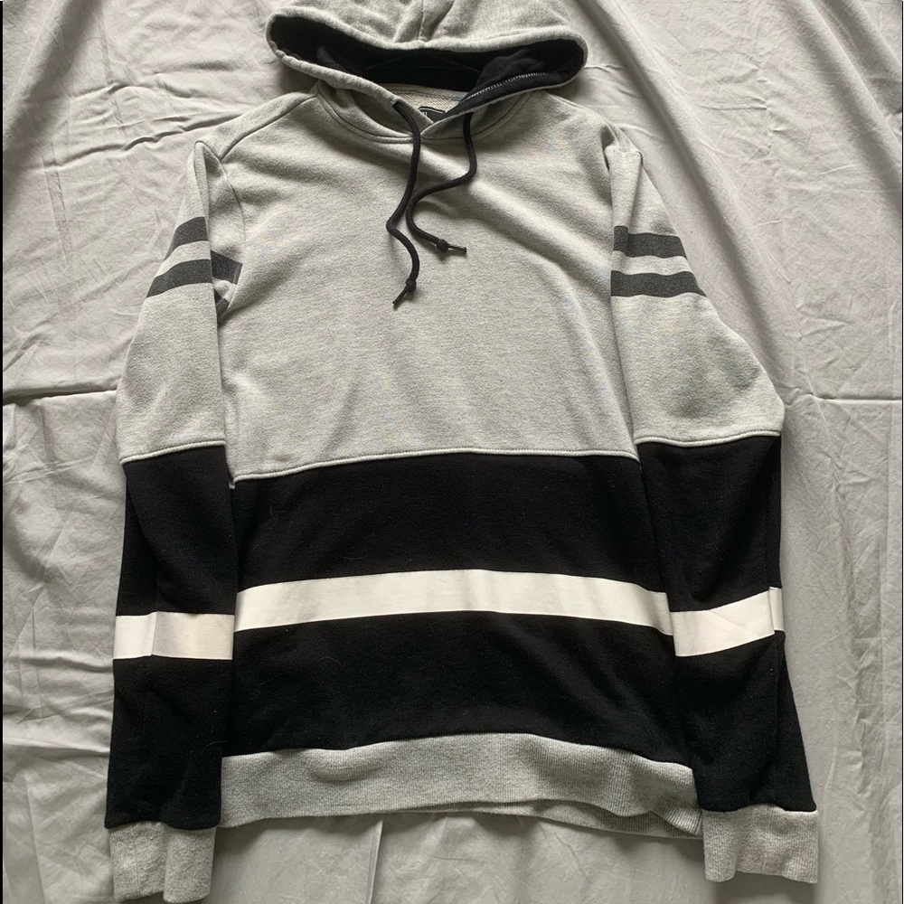 A Men’s Forever 21 Sweatshirt